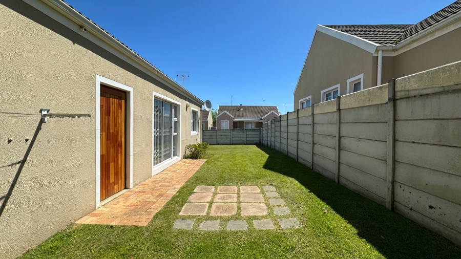 2 Bedroom Property for Sale in Somerset Ridge Western Cape
